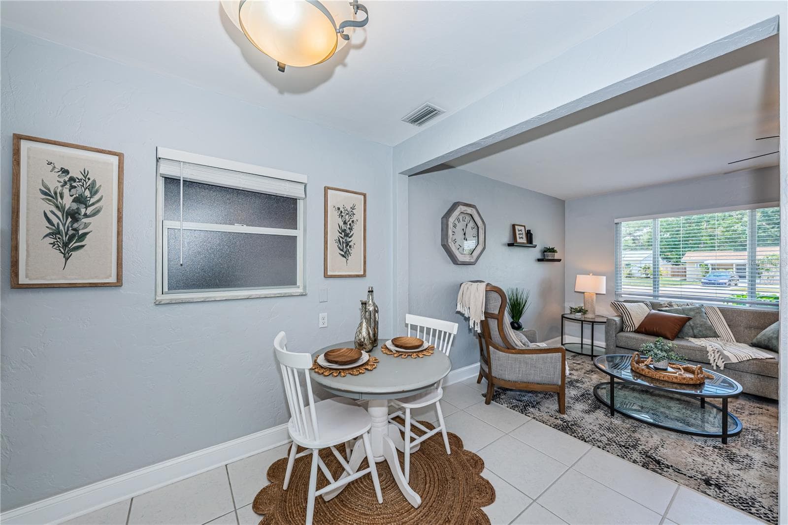 Eat-in Kitchen off the Living Room - 262 40 AVE NE, ST PETERSBURG