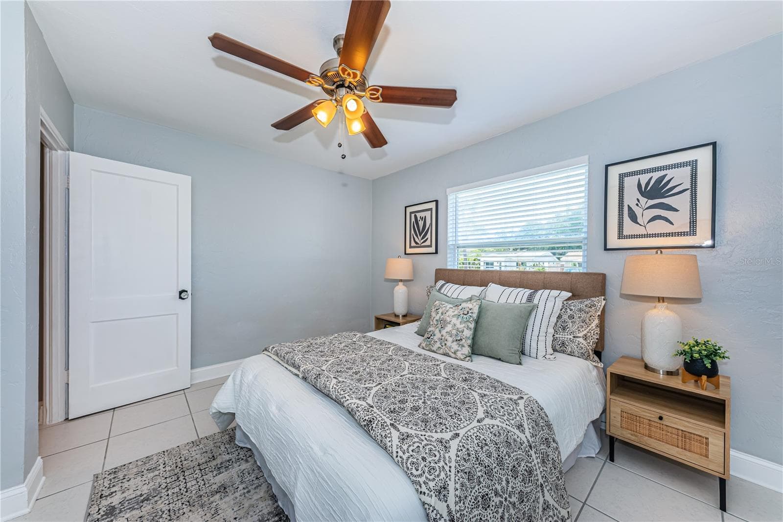 Beautiful Master Bedroom (13.4’x10.3’) - 262 40 AVE NE, ST PETERSBURG