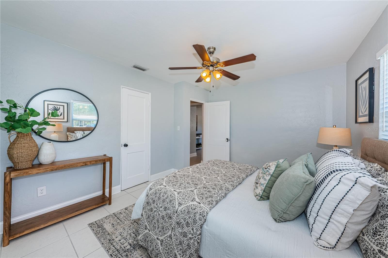 Beautiful Master Bedroom (13.4’x10.3’) - 262 40 AVE NE, ST PETERSBURG