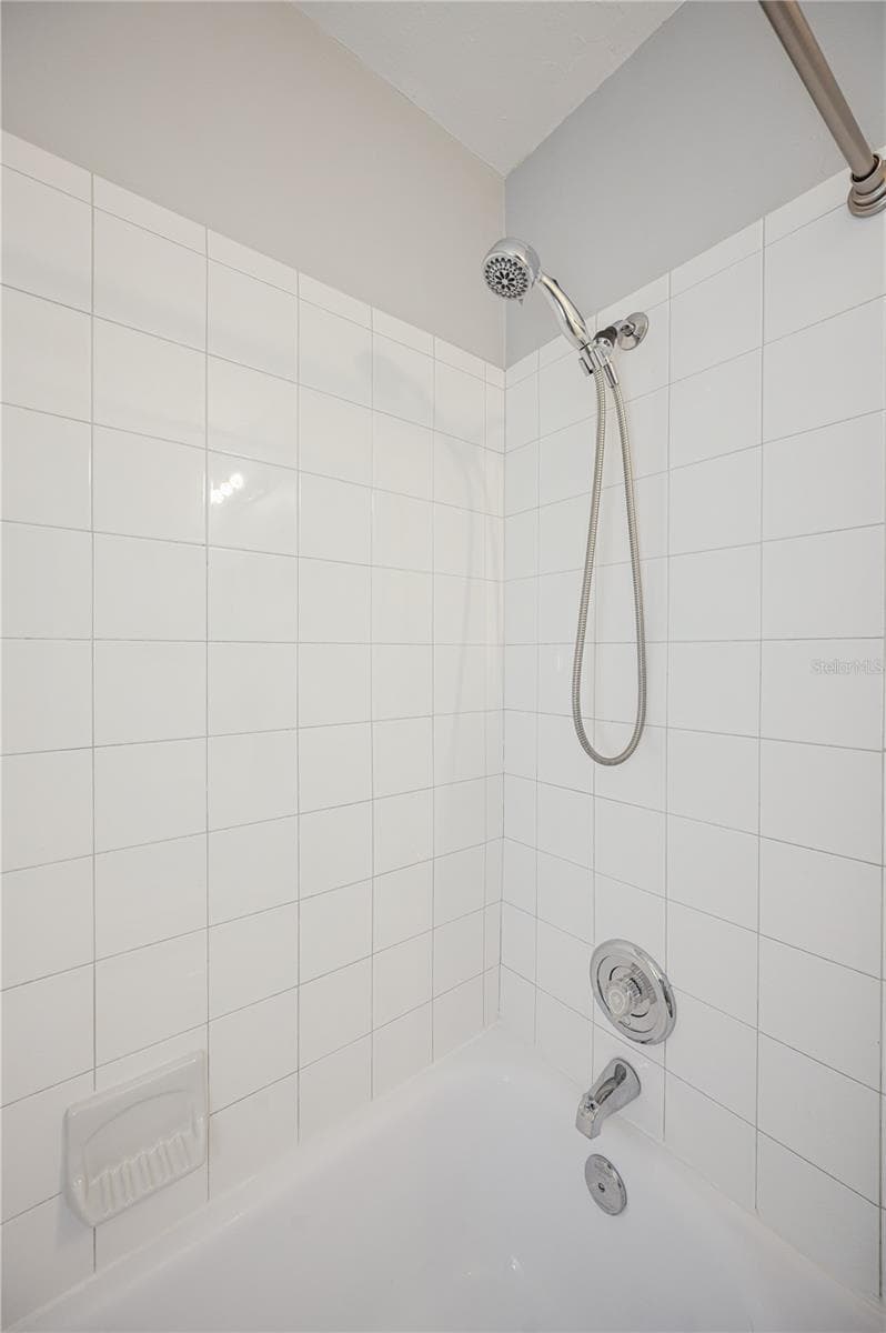 7’x5’ Bath With Bath Fitter Tub Plus Shower - 262 40 AVE NE, ST PETERSBURG