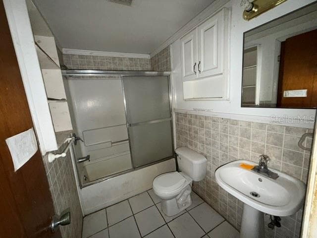 Single Family Residence at 1050 BEACH LN, WINTER HAVEN, photo 4 of 7