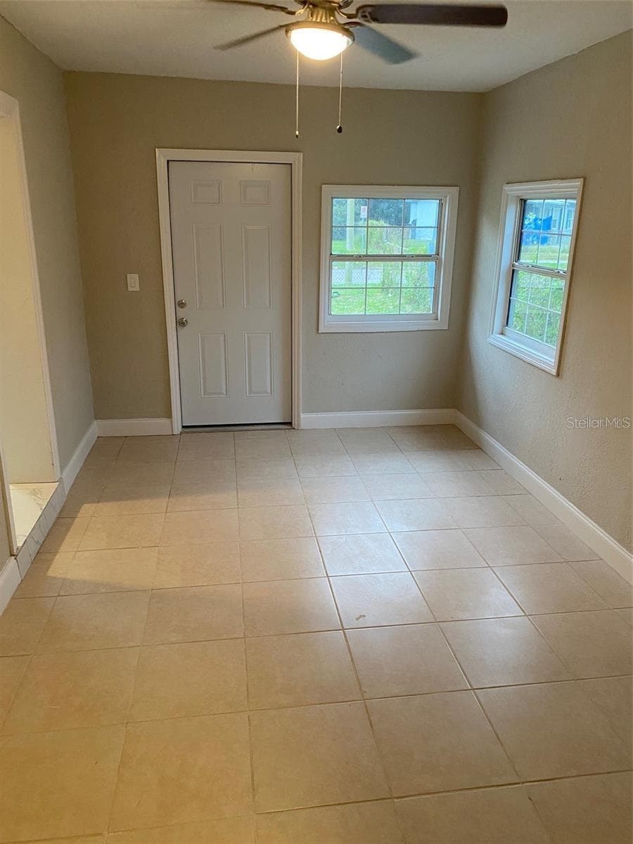Single Family Residence at 4321 LAKE LAWNE AVE, ORLANDO, photo 12 of 13