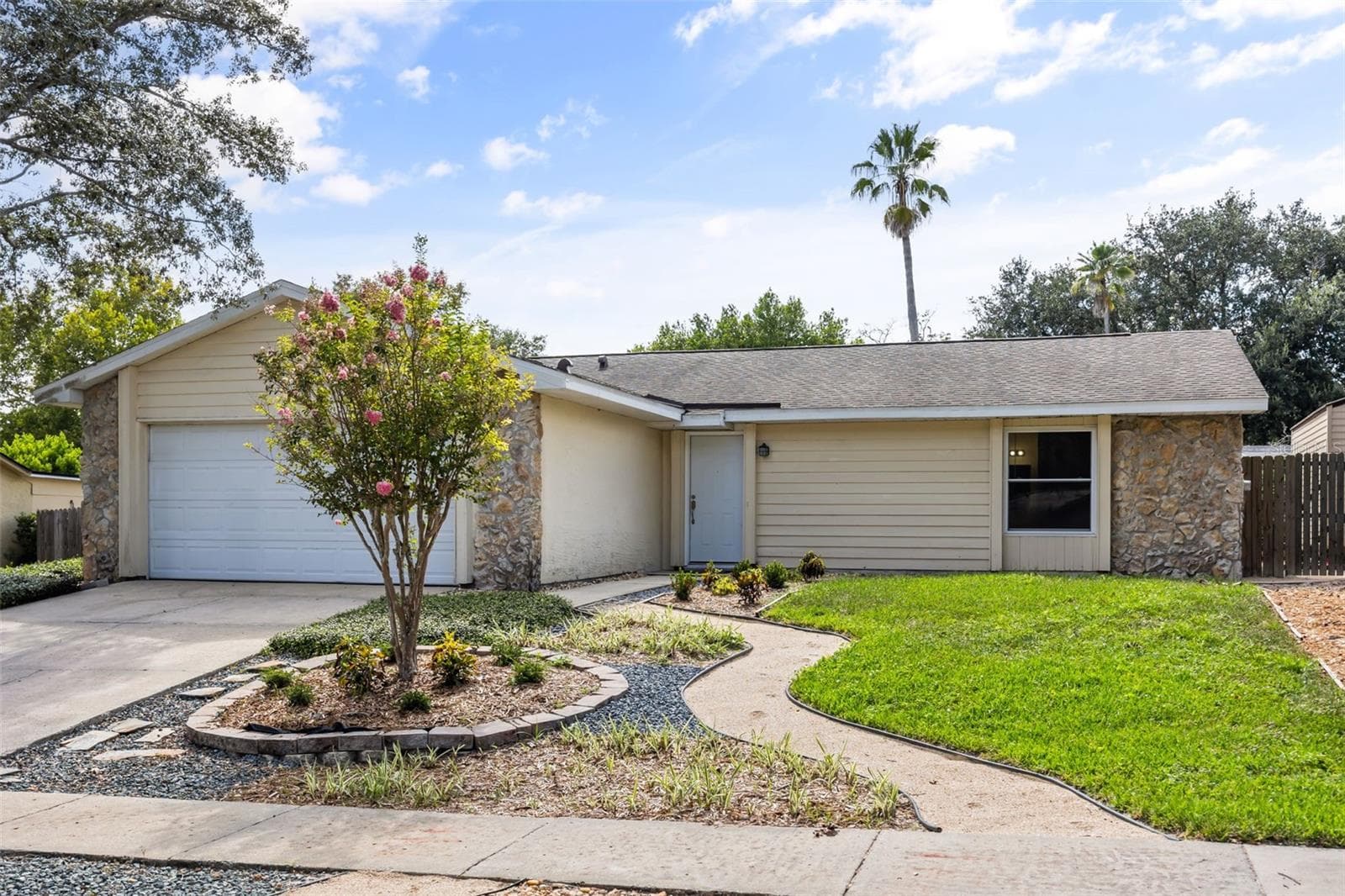 2808 TAMARACK TRL