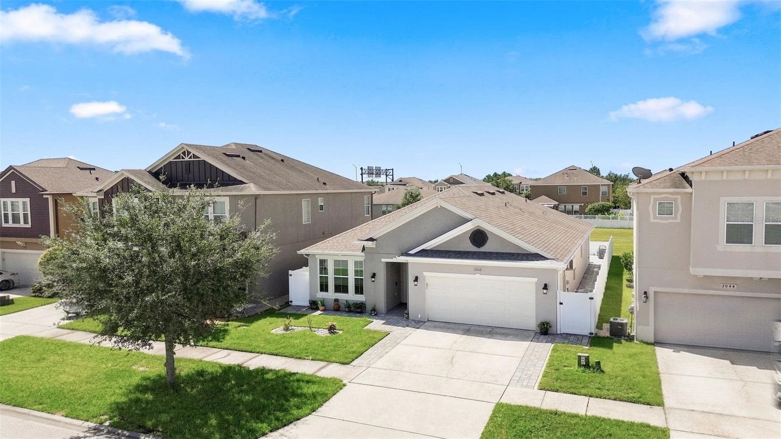 Single Family Residence at 2050 BEACON LANDING CIR, ORLANDO, photo 4 of 48