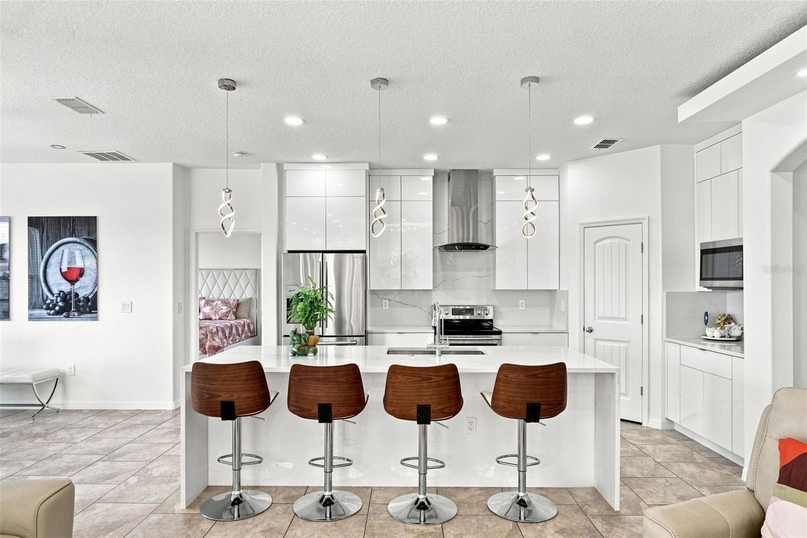 Single Family Residence at 2050 BEACON LANDING CIR, ORLANDO, photo 8 of 48