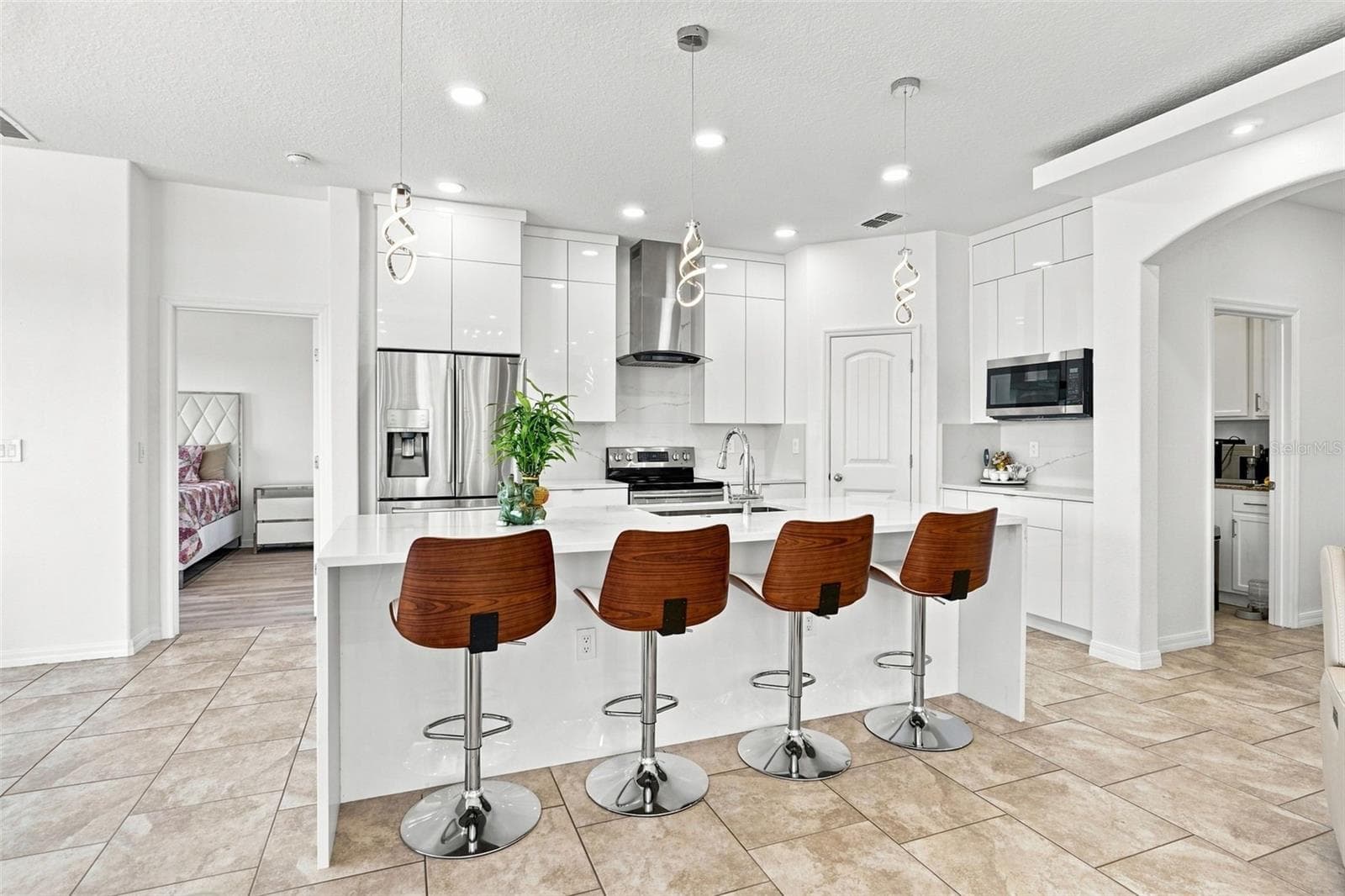 Single Family Residence at 2050 BEACON LANDING CIR, ORLANDO, photo 9 of 48