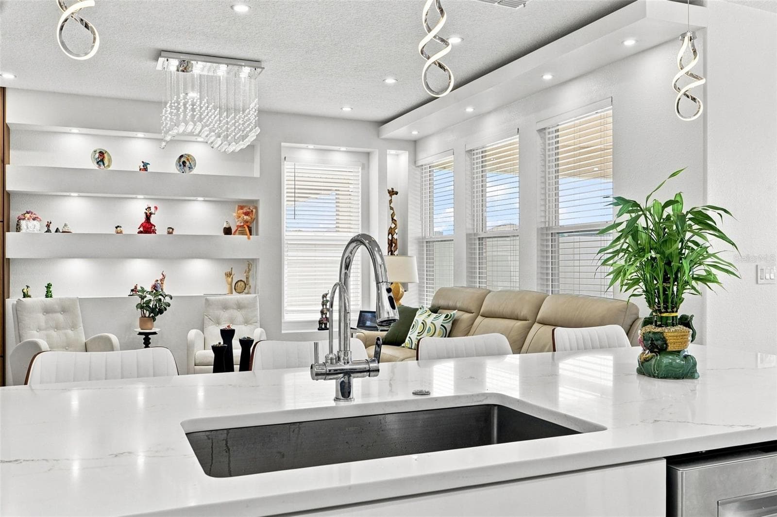 Single Family Residence at 2050 BEACON LANDING CIR, ORLANDO, photo 13 of 48