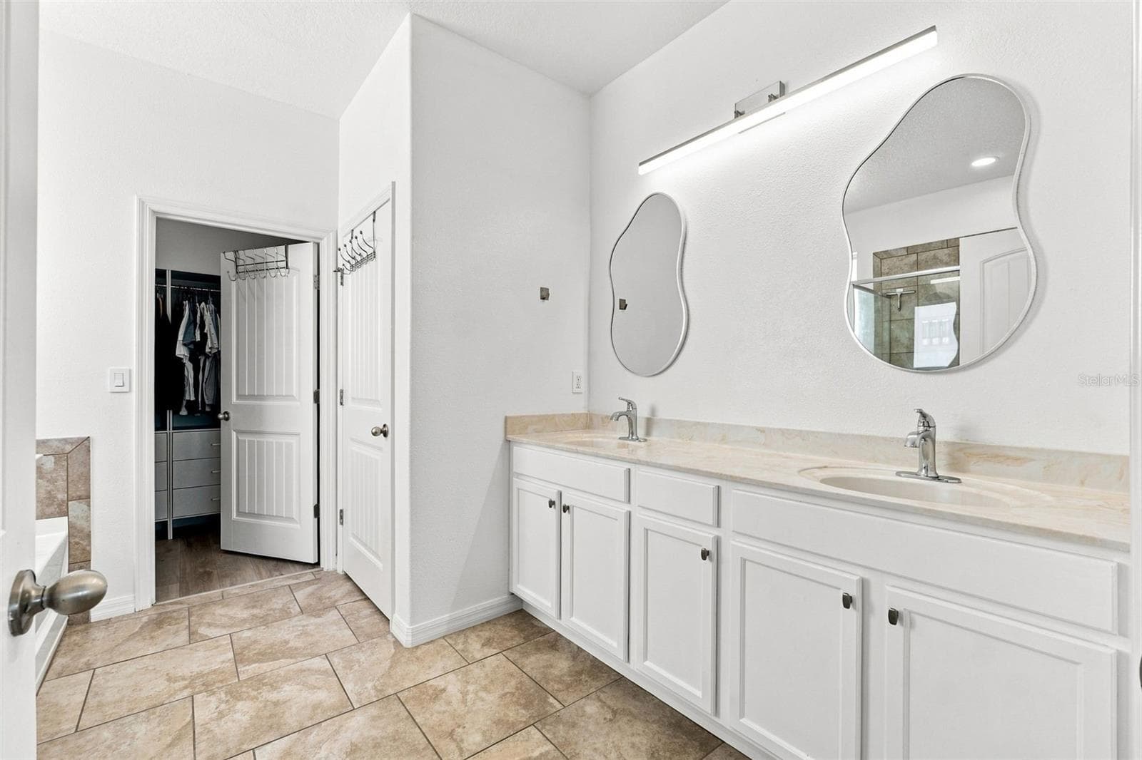 Single Family Residence at 2050 BEACON LANDING CIR, ORLANDO, photo 24 of 48