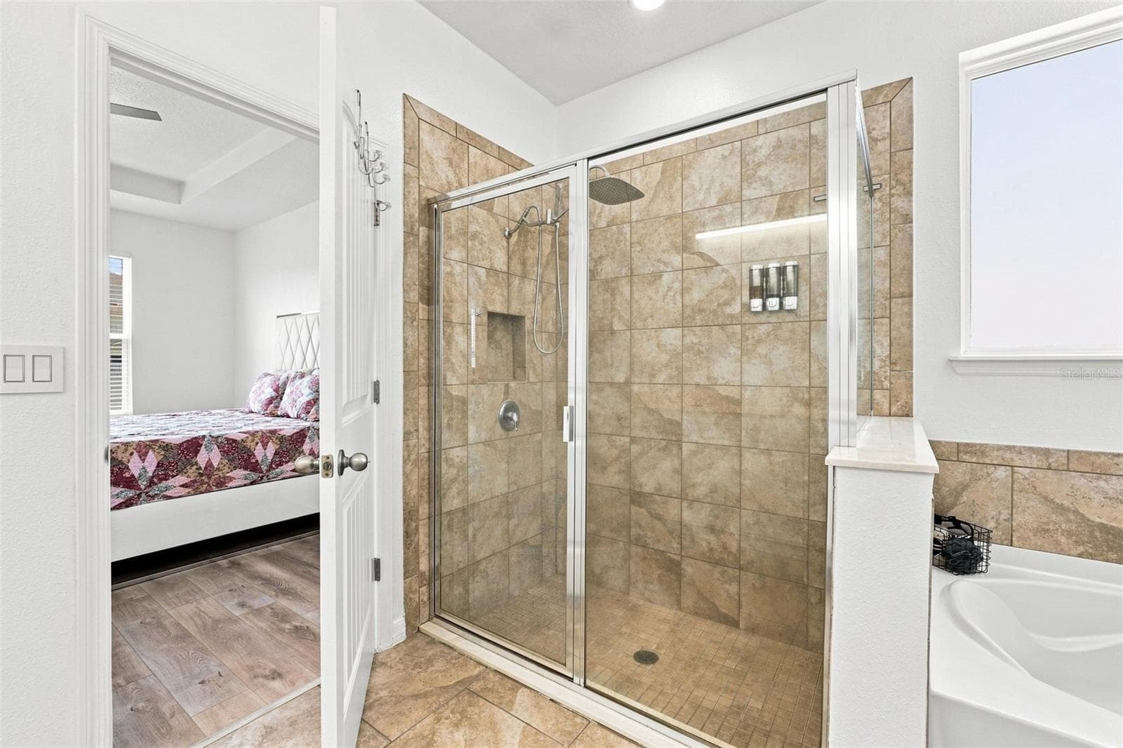 Single Family Residence at 2050 BEACON LANDING CIR, ORLANDO, photo 26 of 48