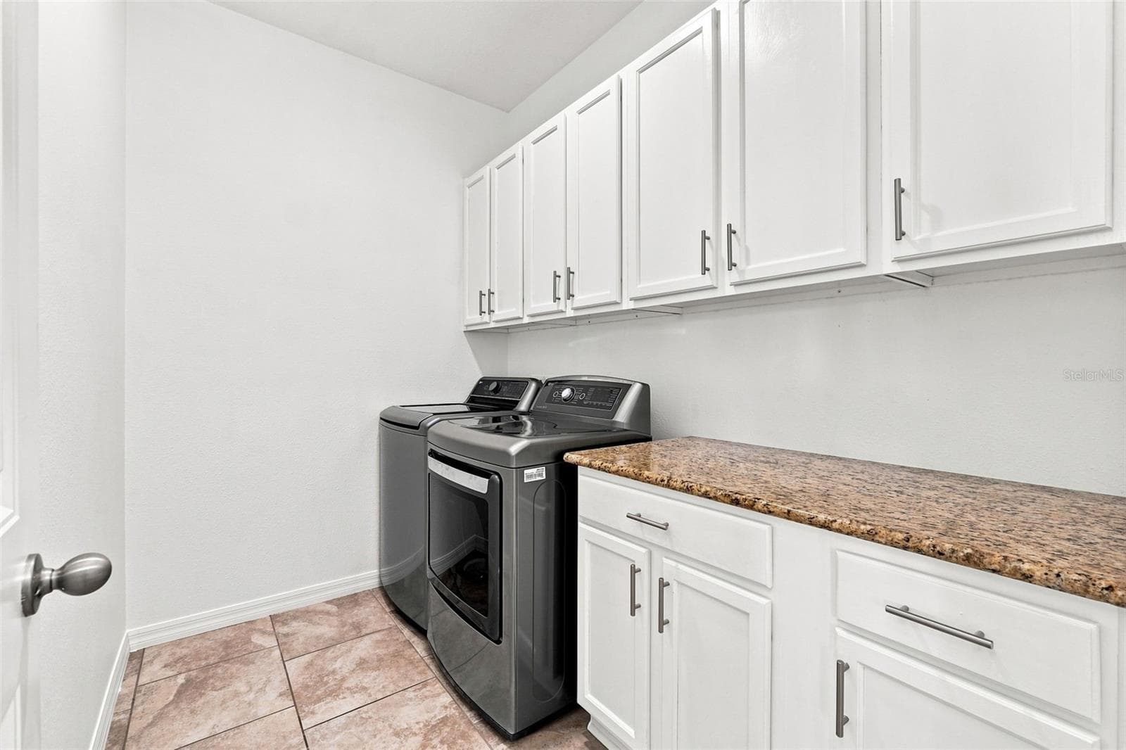 Single Family Residence at 2050 BEACON LANDING CIR, ORLANDO, photo 35 of 48