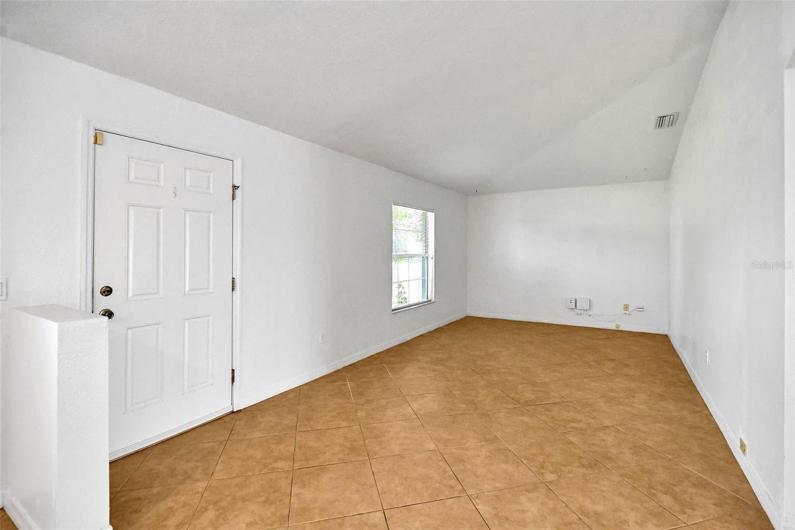 Single Family Residence at 18 JUNIPER LOOP DR, OCALA, photo 11 of 31