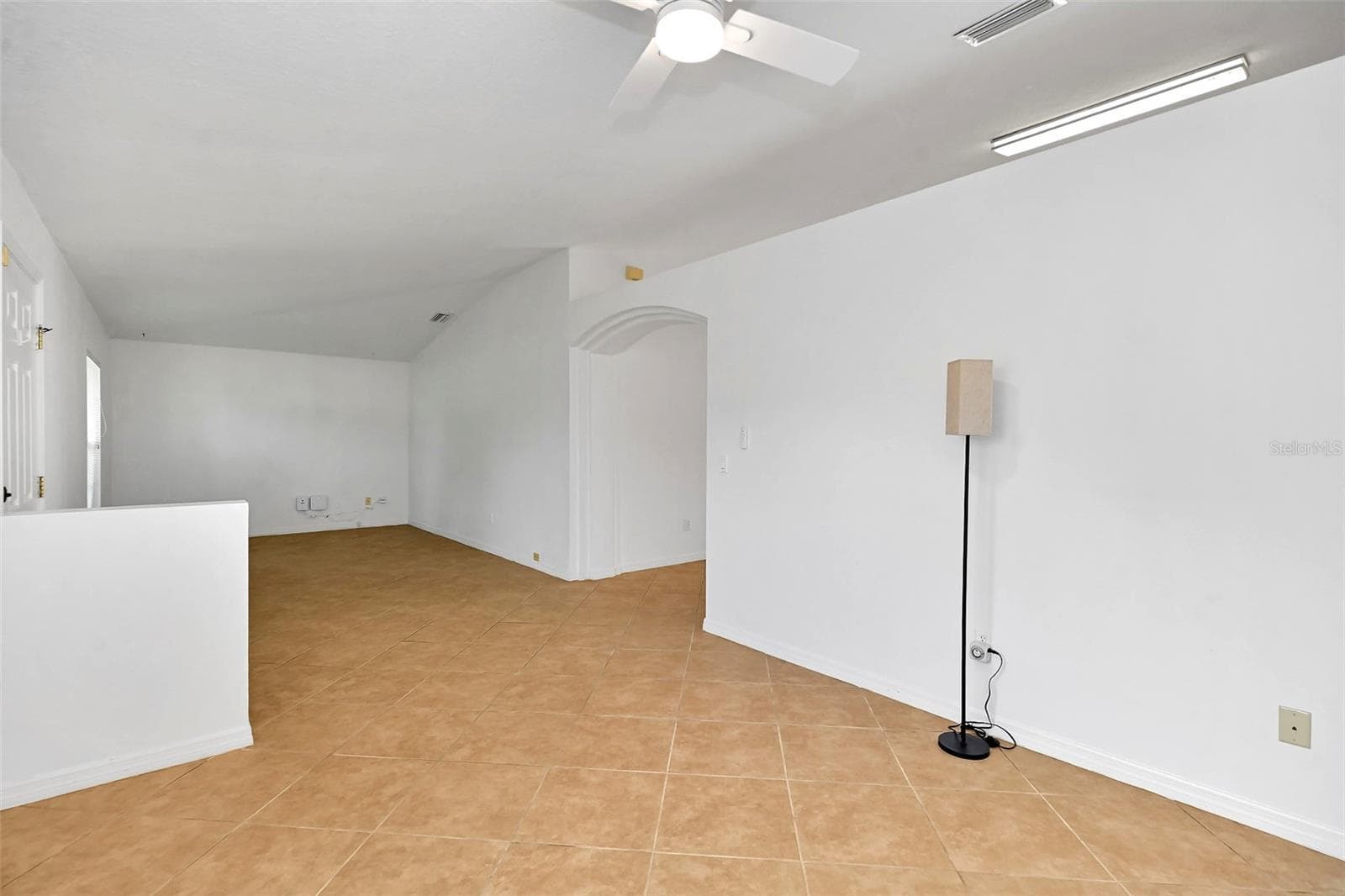 Single Family Residence at 18 JUNIPER LOOP DR, OCALA, photo 13 of 31