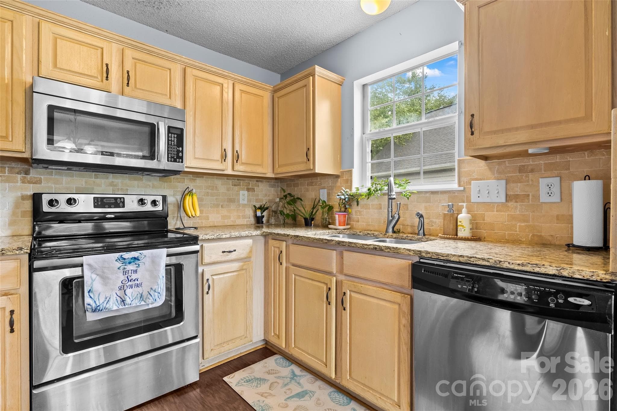 Single Family Residence at 9005 Little Hampton Place, Charlotte, photo 11 of 25