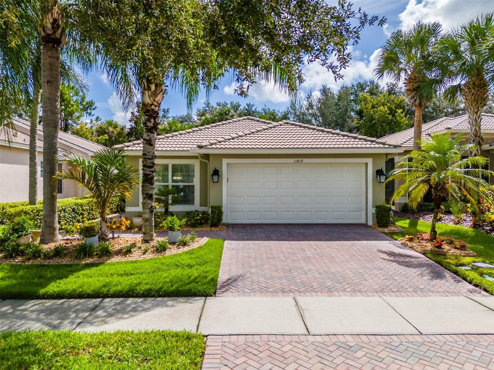 Single Family Residence at 15818 COBBLE MILL DR, WIMAUMA, photo 4 of 97