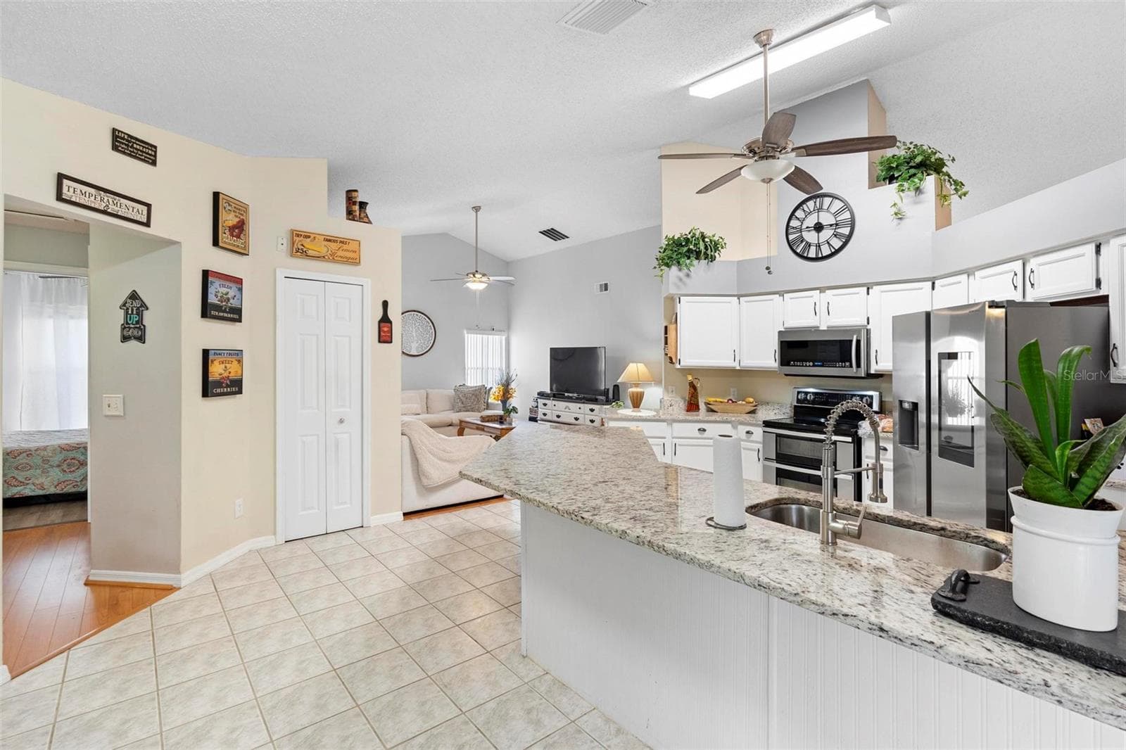 Single Family Residence at 12512 TILLINGHAM CT, ORLANDO, photo 5 of 41