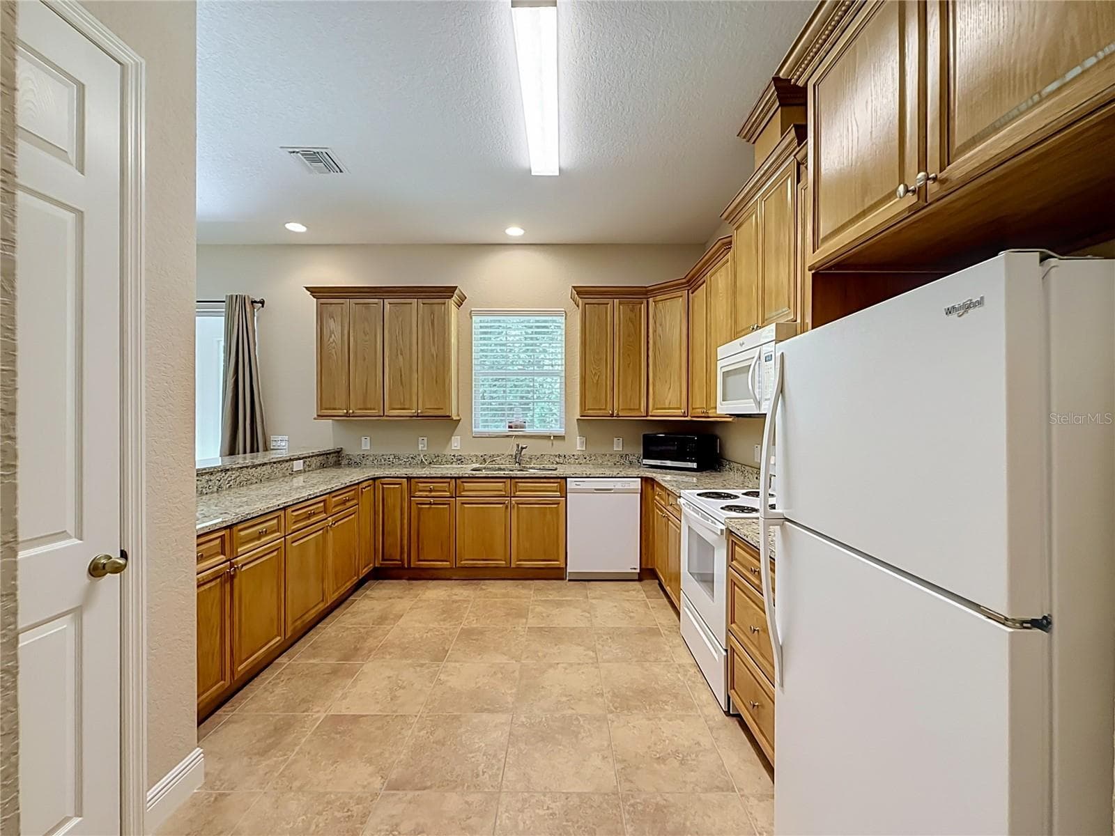 Single Family Residence at 10620 NE 104TH CIR, OXFORD, photo 23 of 67