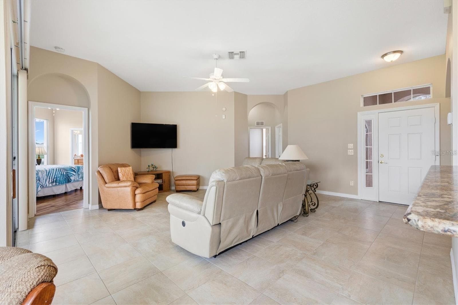 Single Family Residence at 17584 SE 119TH CIR, SUMMERFIELD, photo 7 of 48