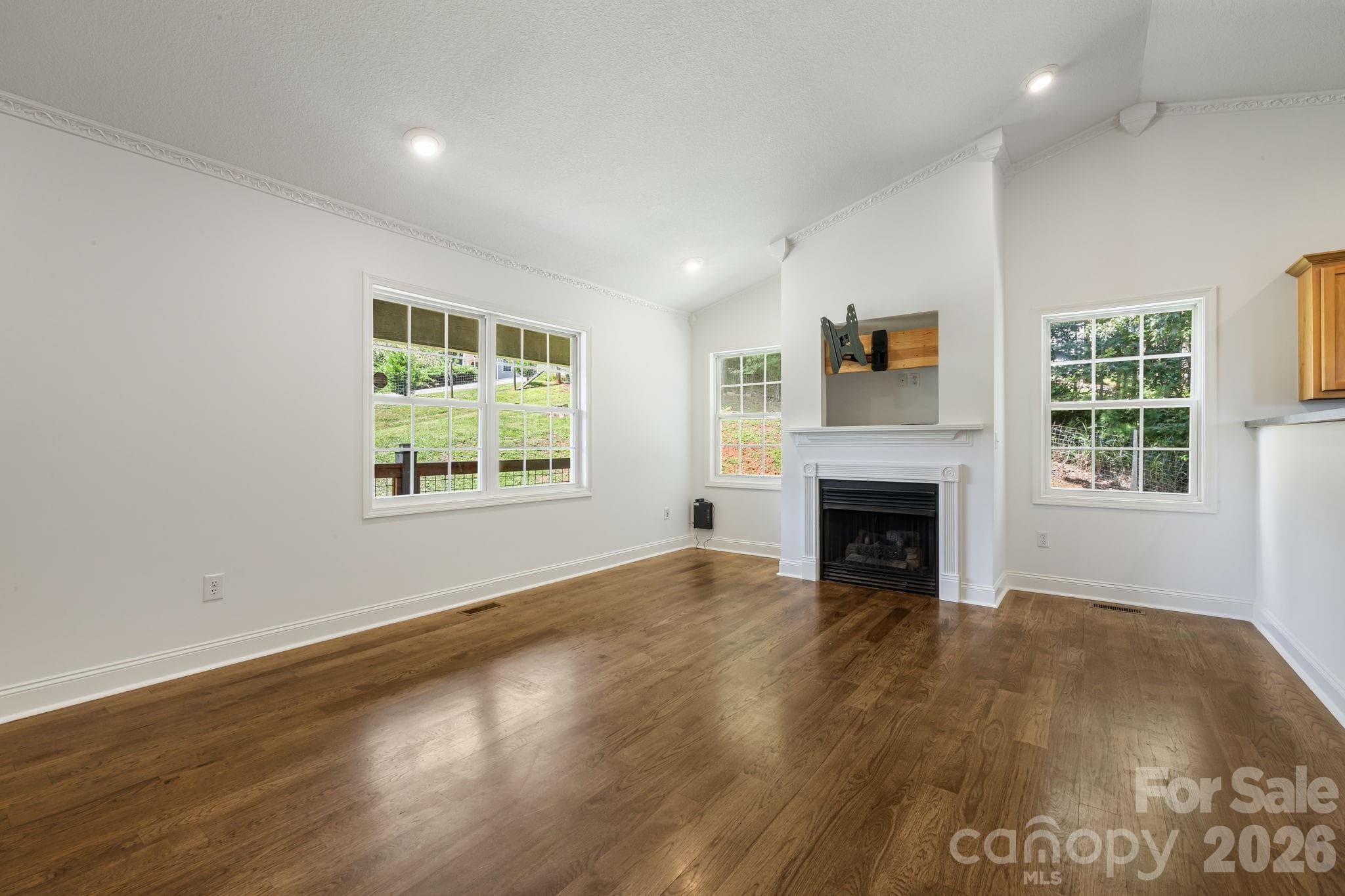 Single Family Residence at 184 Scarlett Ridge Drive, Marshall, photo 9 of 48