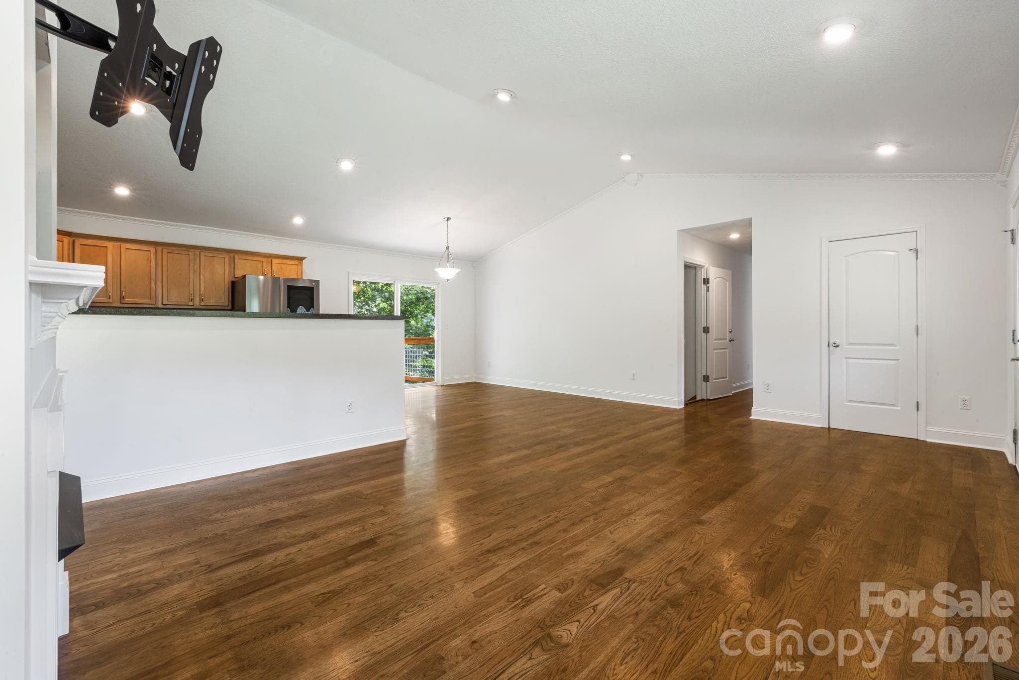 Single Family Residence at 184 Scarlett Ridge Drive, Marshall, photo 10 of 48