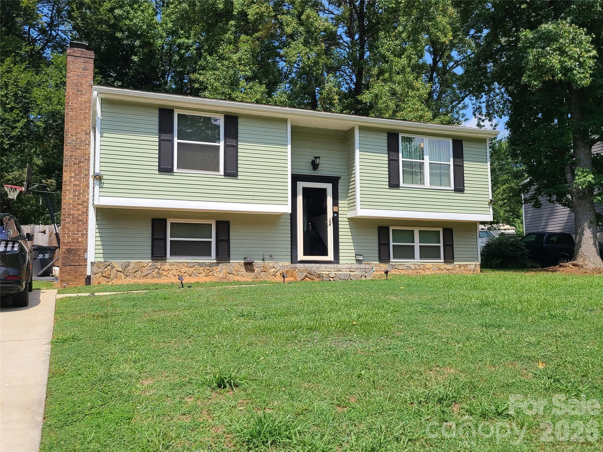 4809 Garvis Drive