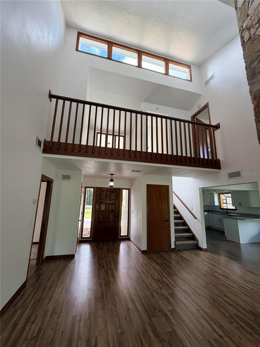 entry way non staged - 2598 ENTERPRISE OSTEEN RD, OSTEEN