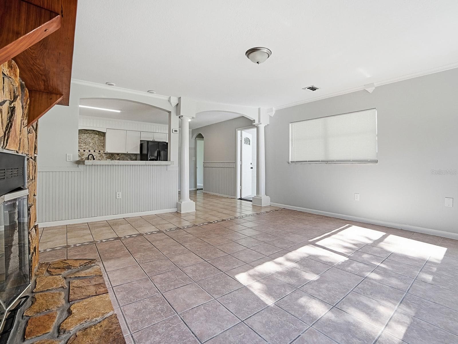 Single Family Residence at 1361 PETERS DR, LEESBURG, photo 3 of 39