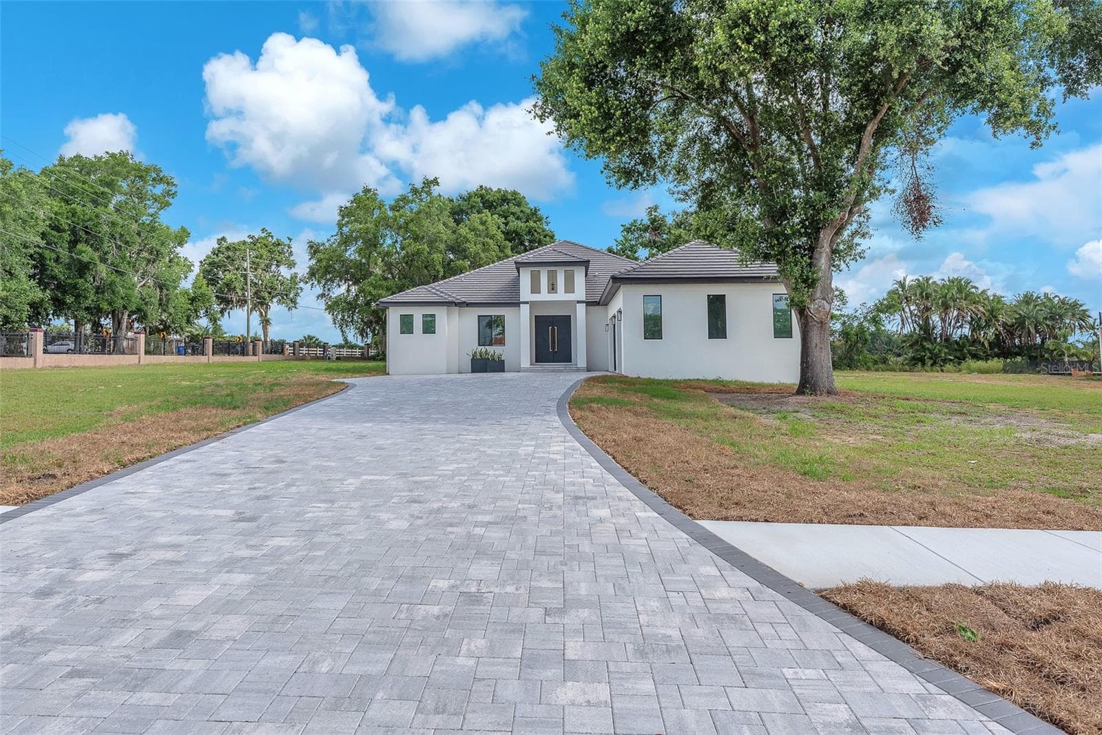 Single Family Residence at 11921 FORT KING HWY, THONOTOSASSA, photo 2 of 77