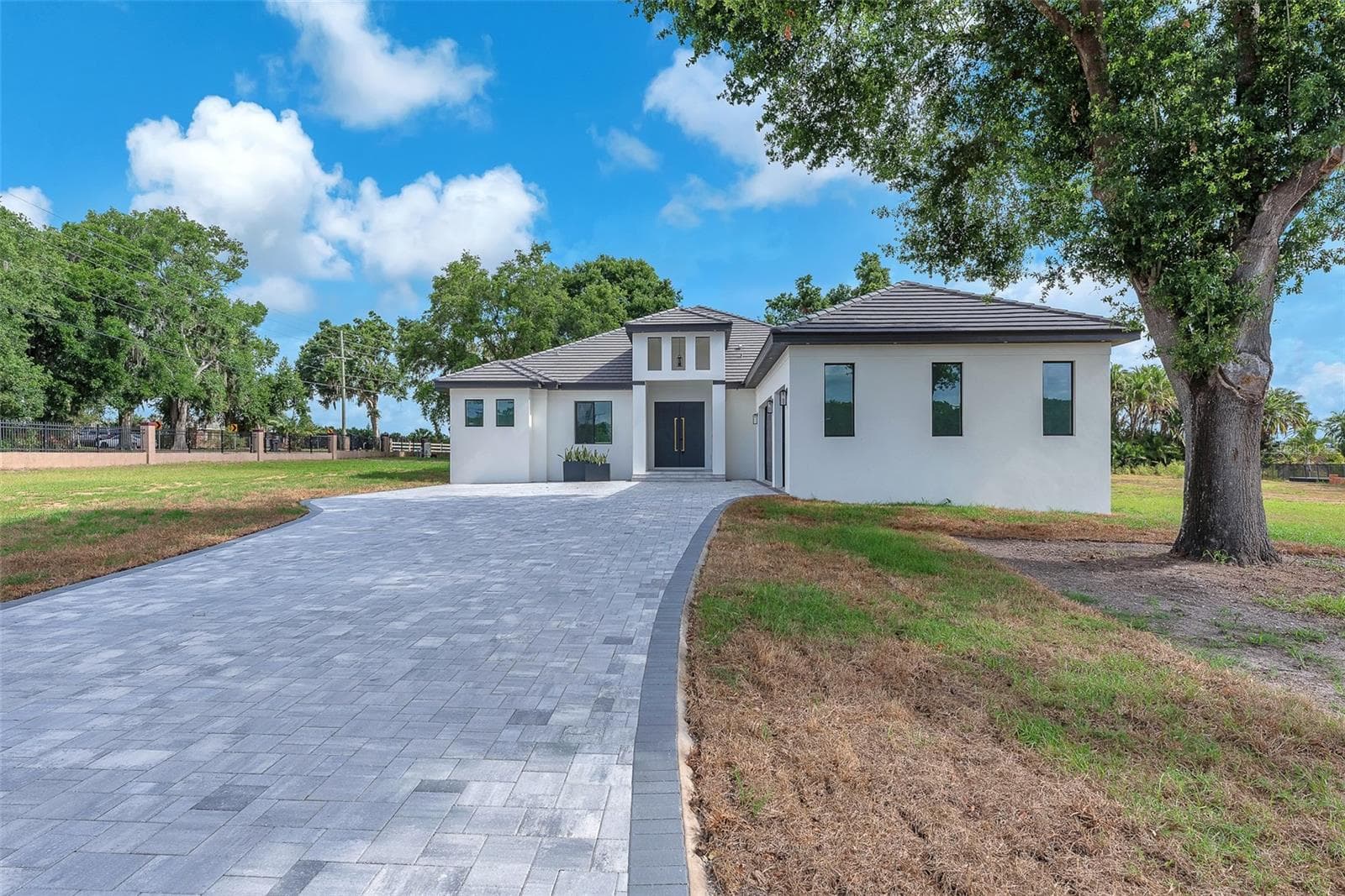 Single Family Residence at 11921 FORT KING HWY, THONOTOSASSA, photo 5 of 77