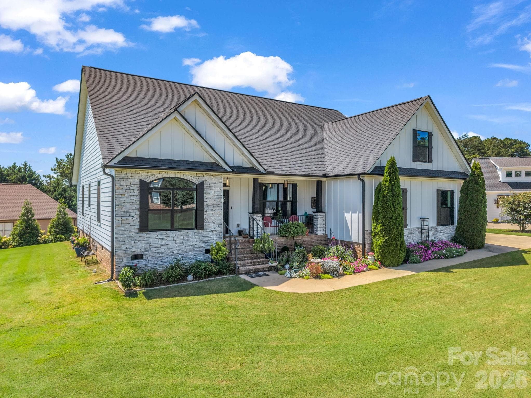 Single Family Residence at 718 Tinsberry Lane, Inman, photo 3 of 48