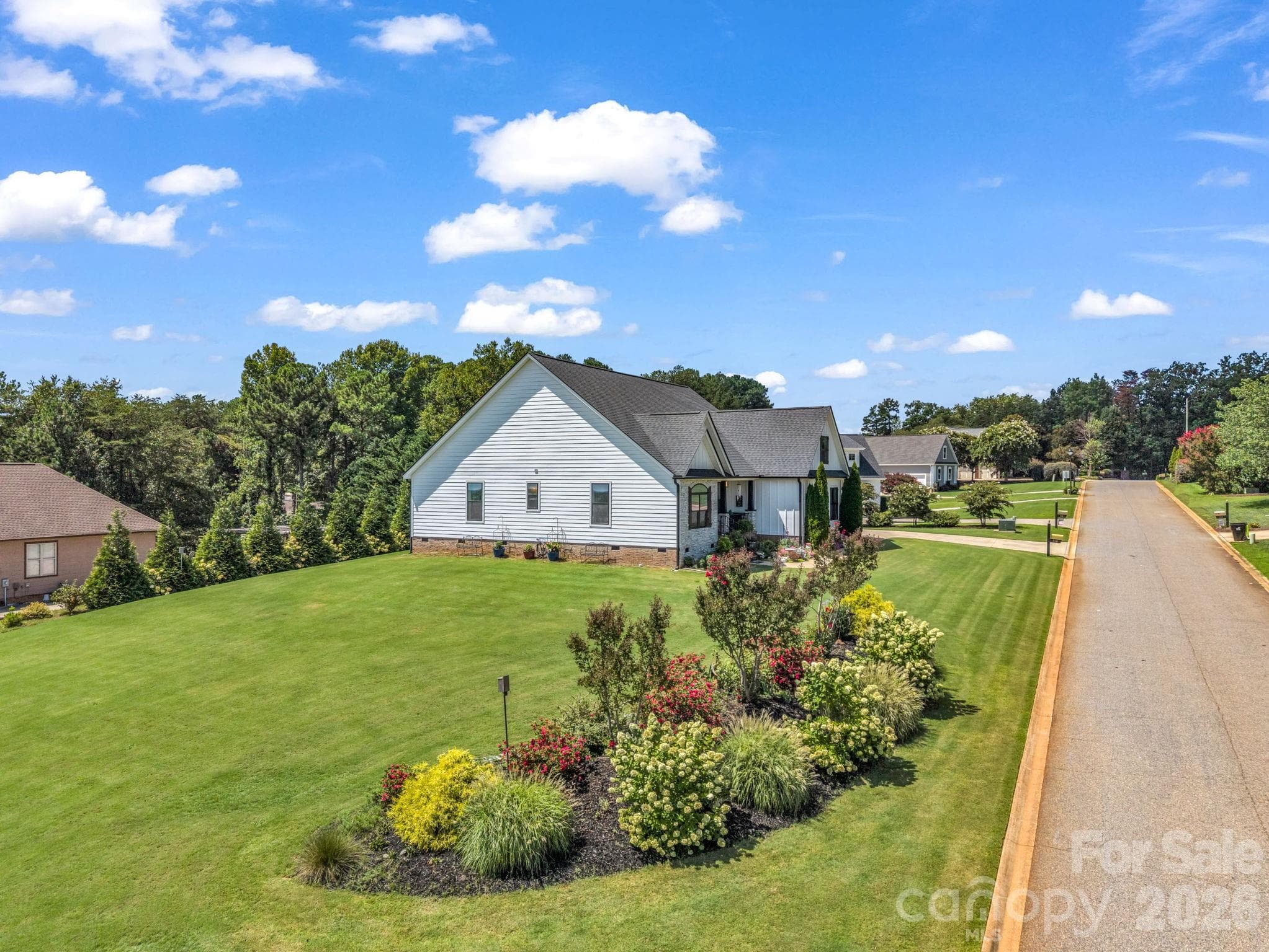 Single Family Residence at 718 Tinsberry Lane, Inman, photo 5 of 48