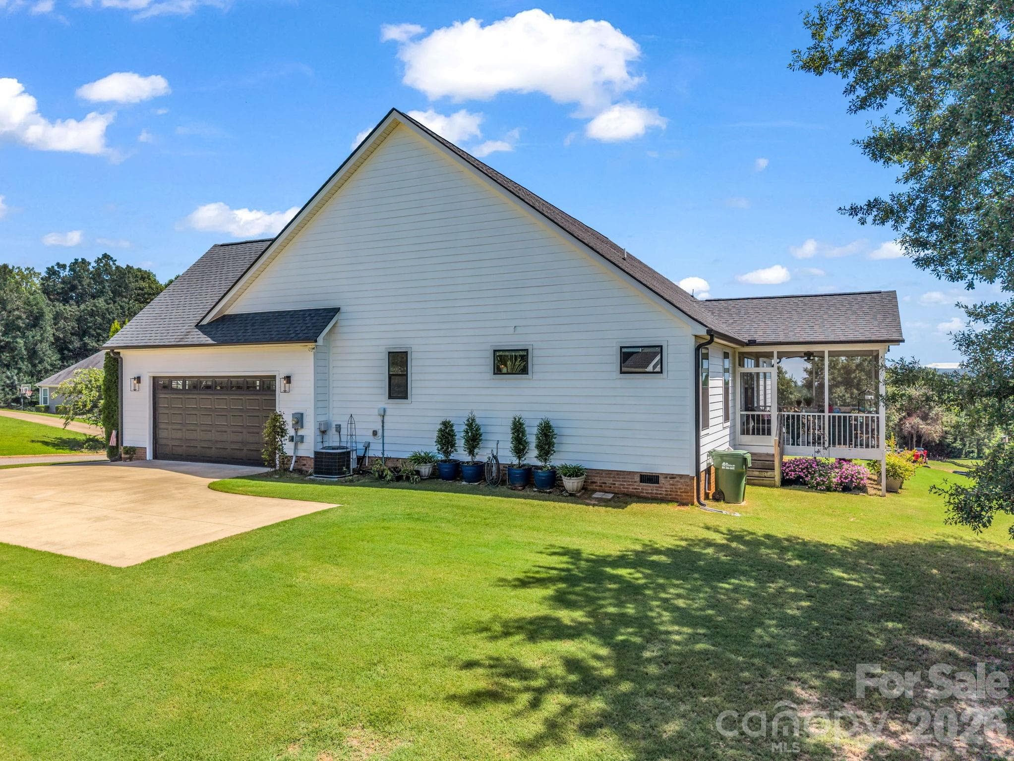 Single Family Residence at 718 Tinsberry Lane, Inman, photo 8 of 48