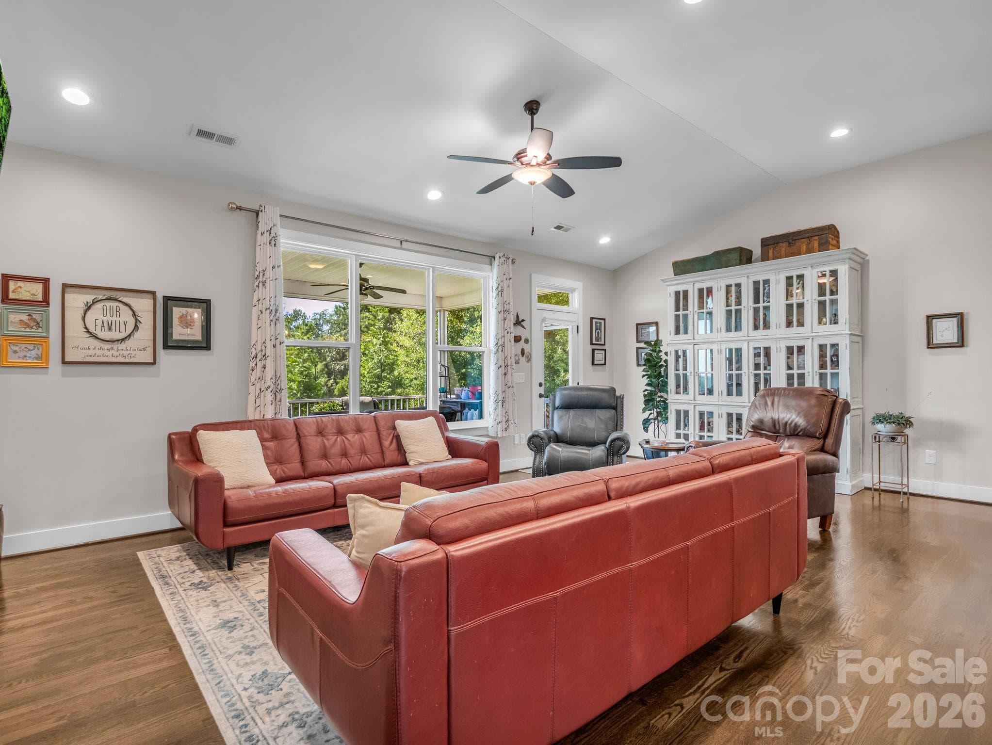 Single Family Residence at 718 Tinsberry Lane, Inman, photo 12 of 48