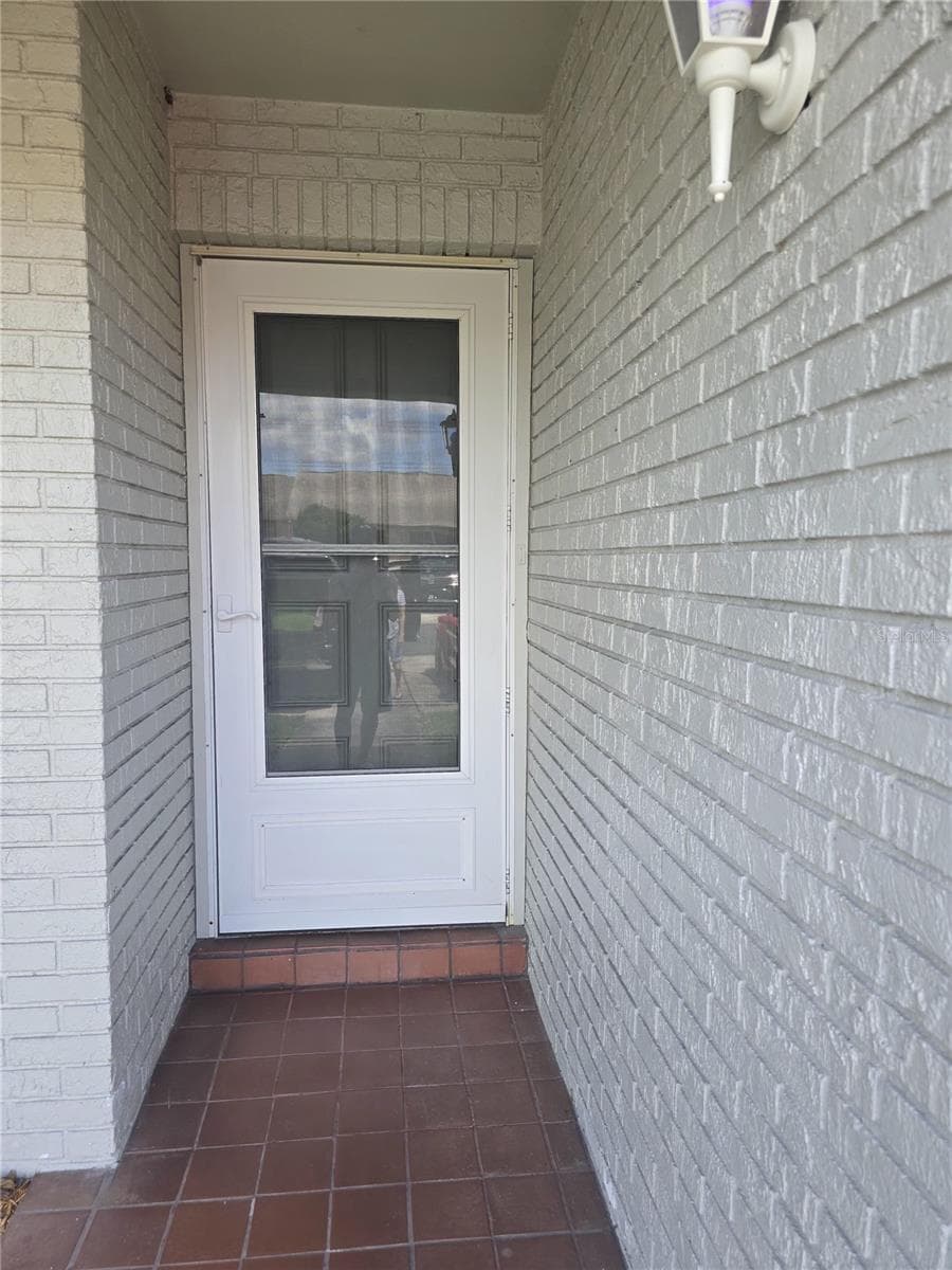 Single Family Residence at 2912 WAINWRIGHT CT, NEW PORT RICHEY, photo 2 of 37
