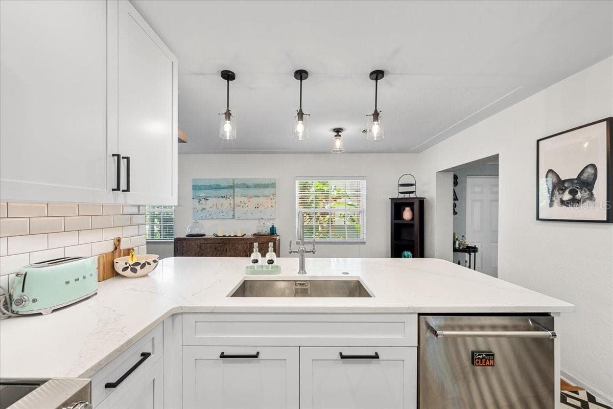 Single Family Residence at 3528 FOSTER HILL DR N, ST PETERSBURG, photo 14 of 59