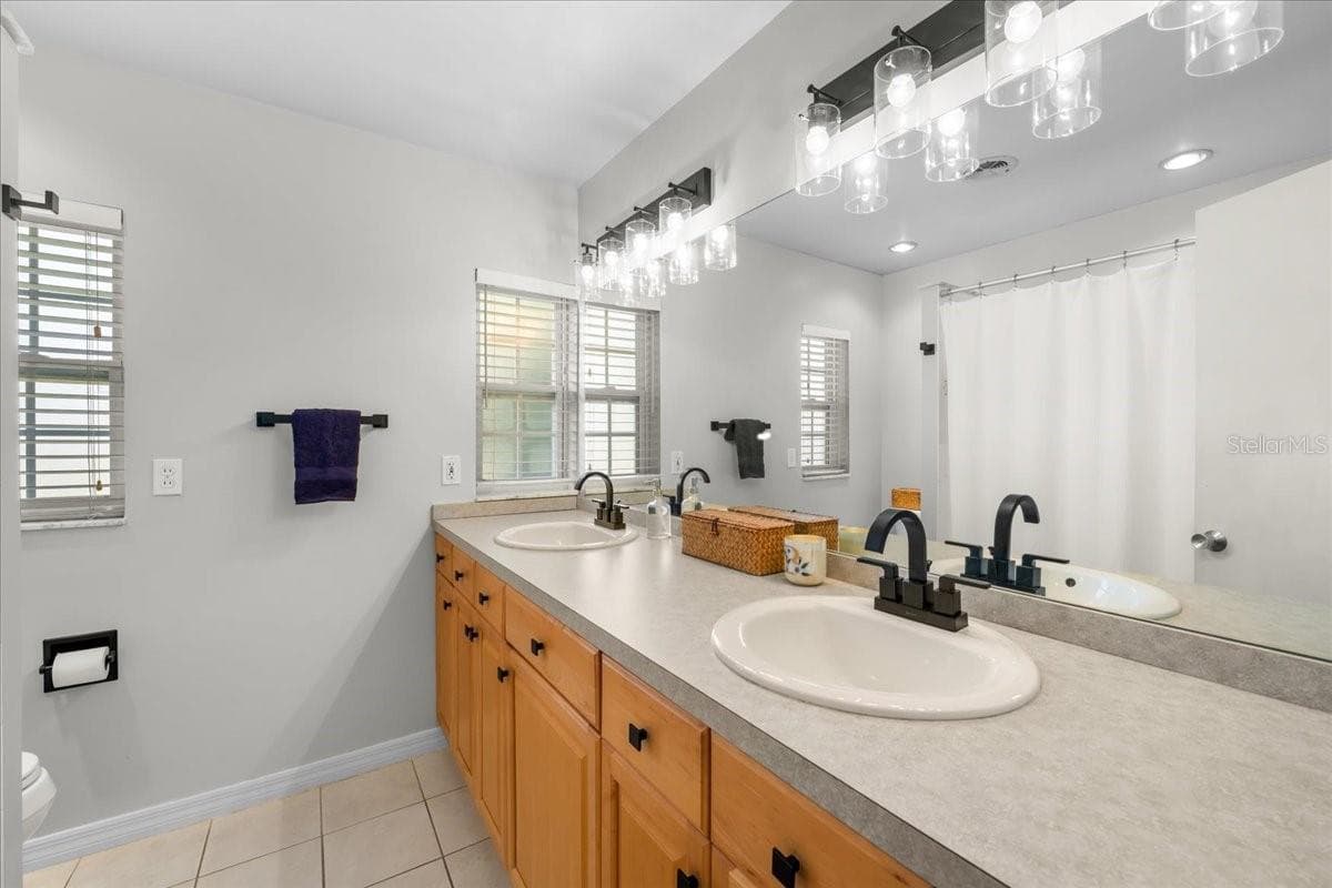 Single Family Residence at 3528 FOSTER HILL DR N, ST PETERSBURG, photo 31 of 59