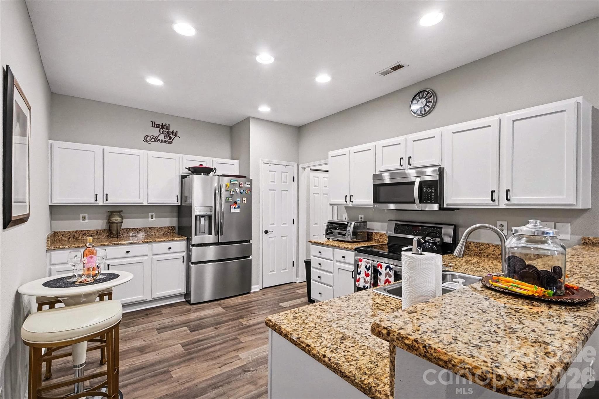 Townhouse at 8057 Sultana Circle, Charlotte, photo 7 of 23