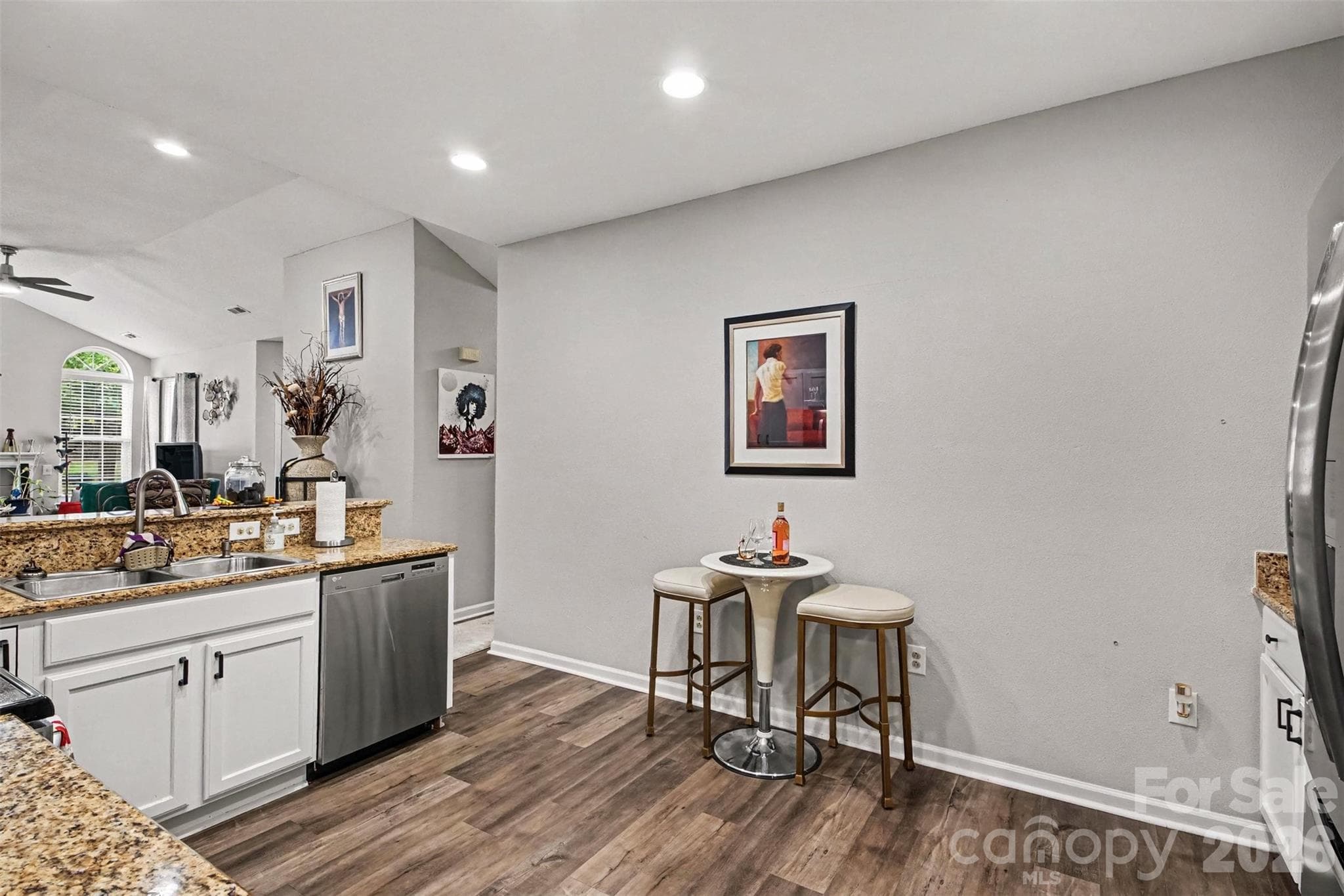Townhouse at 8057 Sultana Circle, Charlotte, photo 9 of 23