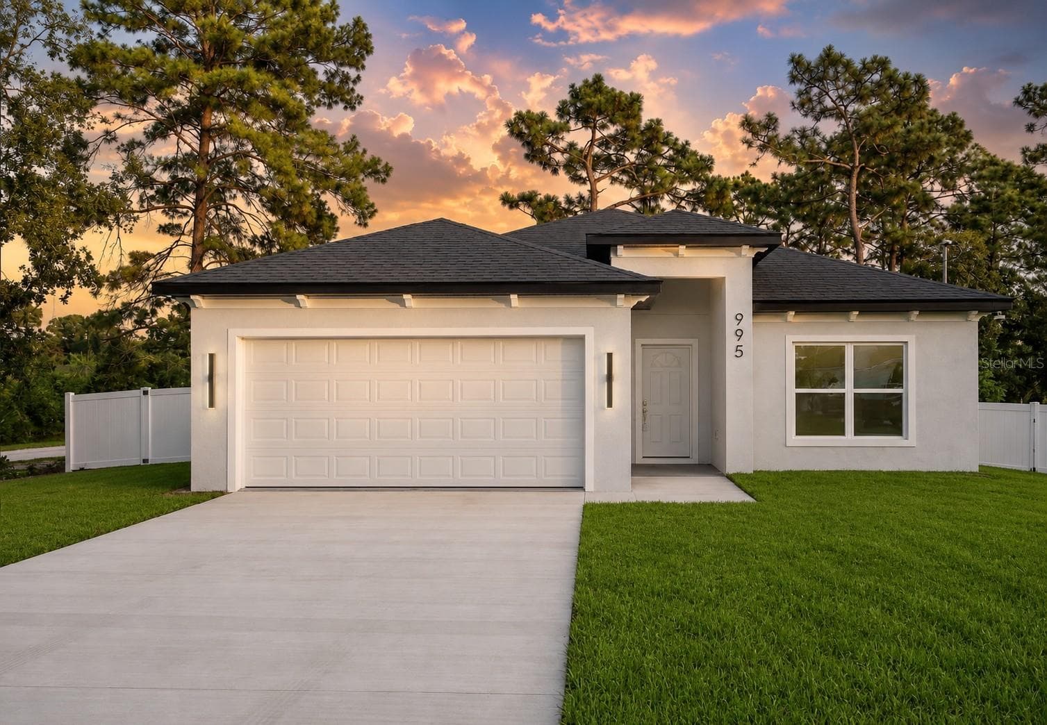 995 9TH AVE