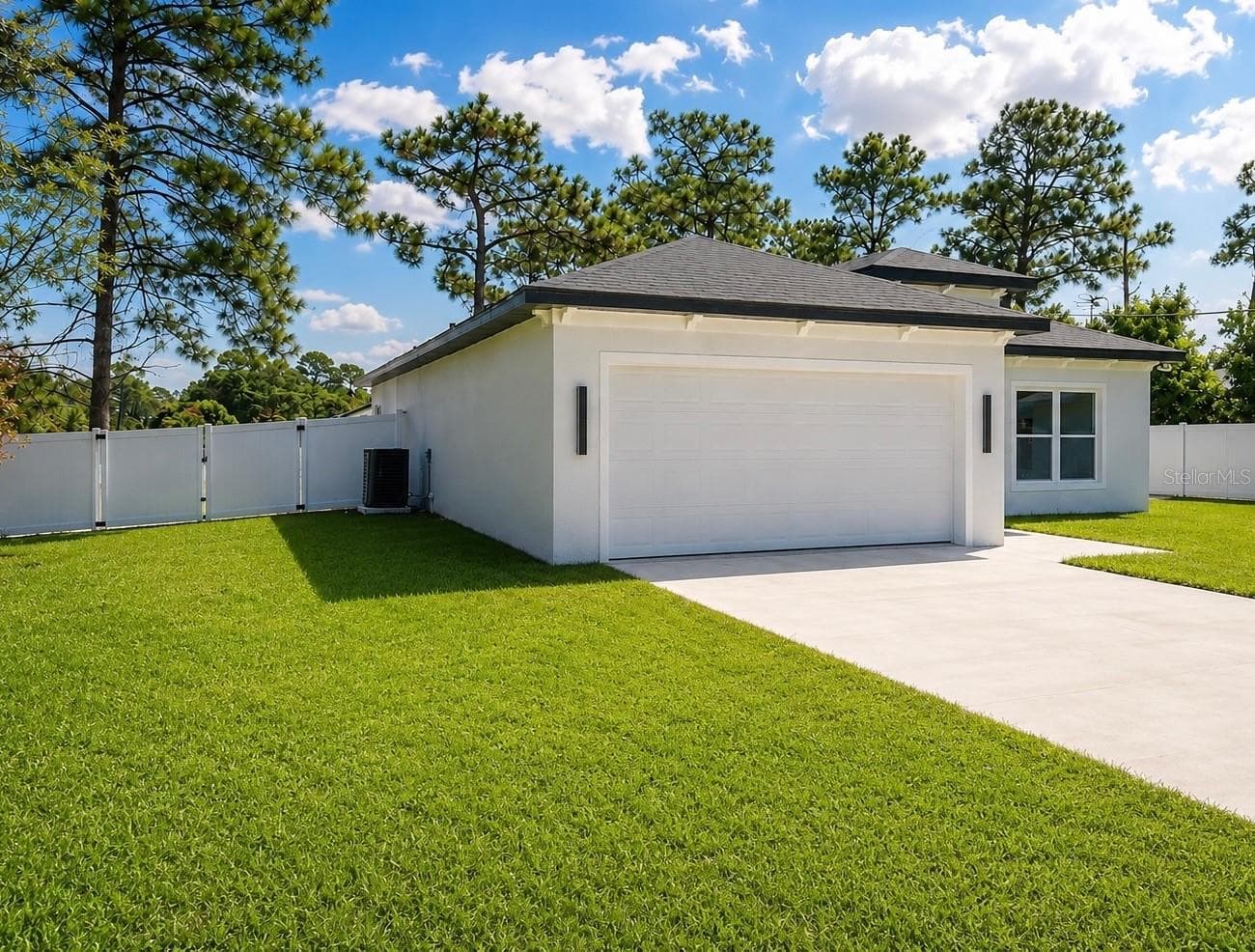 garage - 995 9TH AVE, DELAND