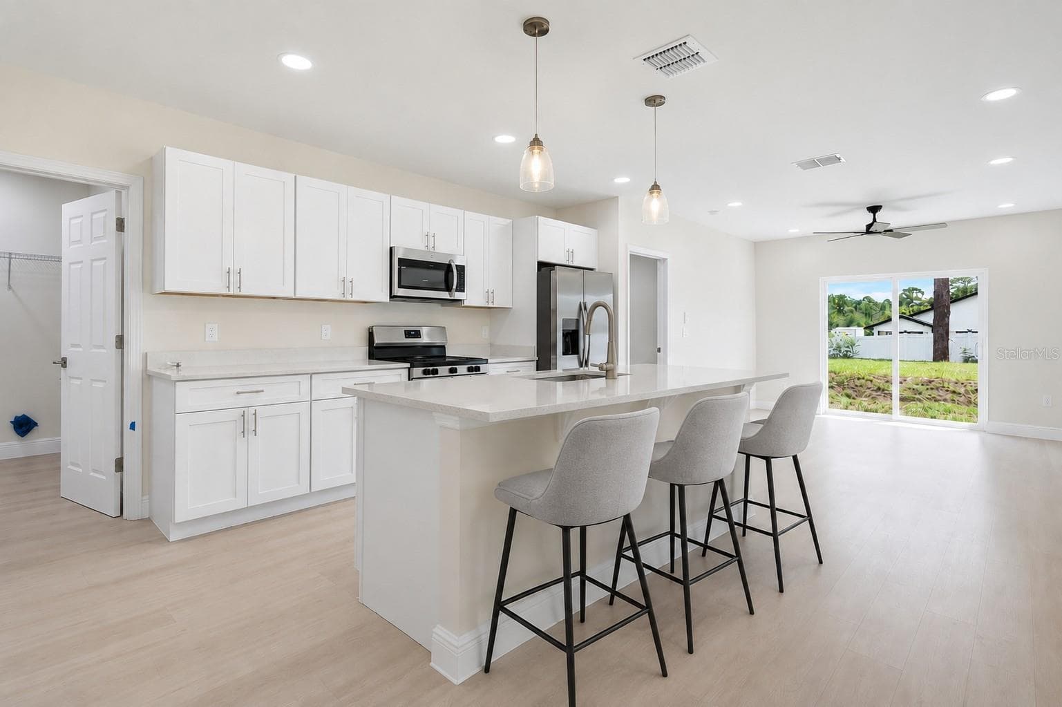 Kitchen - staged - 995 9TH AVE, DELAND