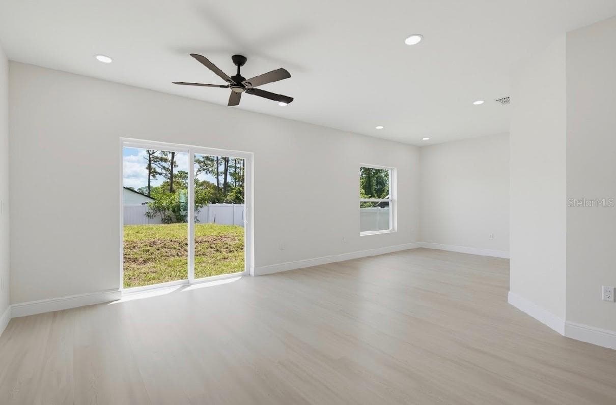 Living - 995 9TH AVE, DELAND
