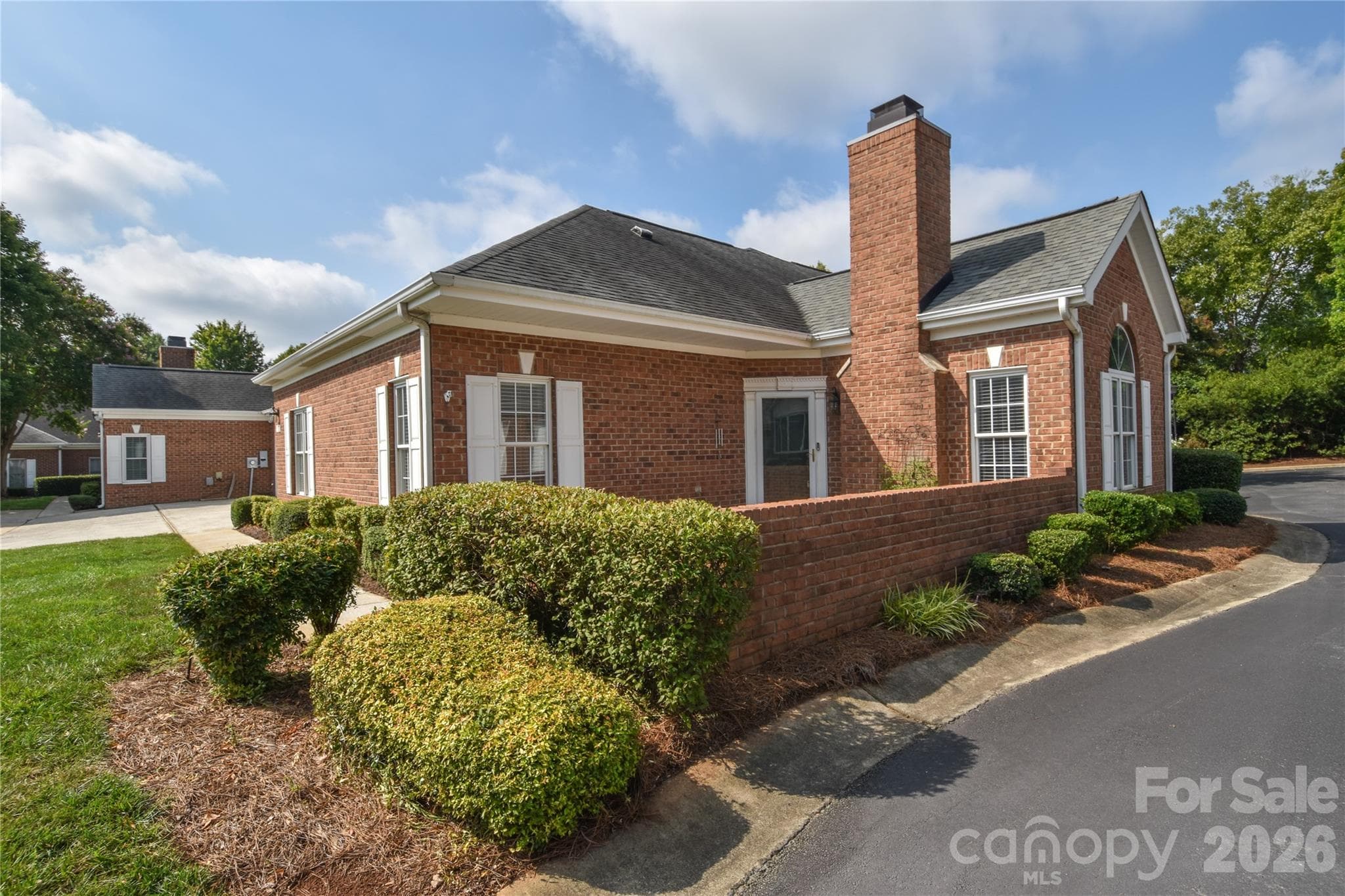Condominium at 8332 Highland Glen Drive, Charlotte, photo 2 of 25