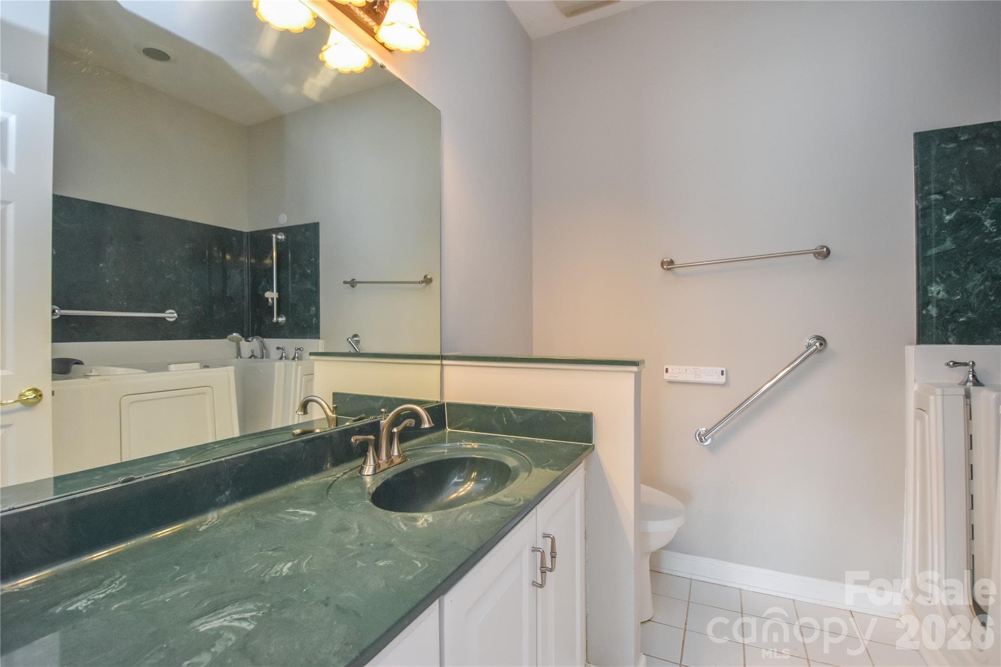 Condominium at 8332 Highland Glen Drive, Charlotte, photo 16 of 25