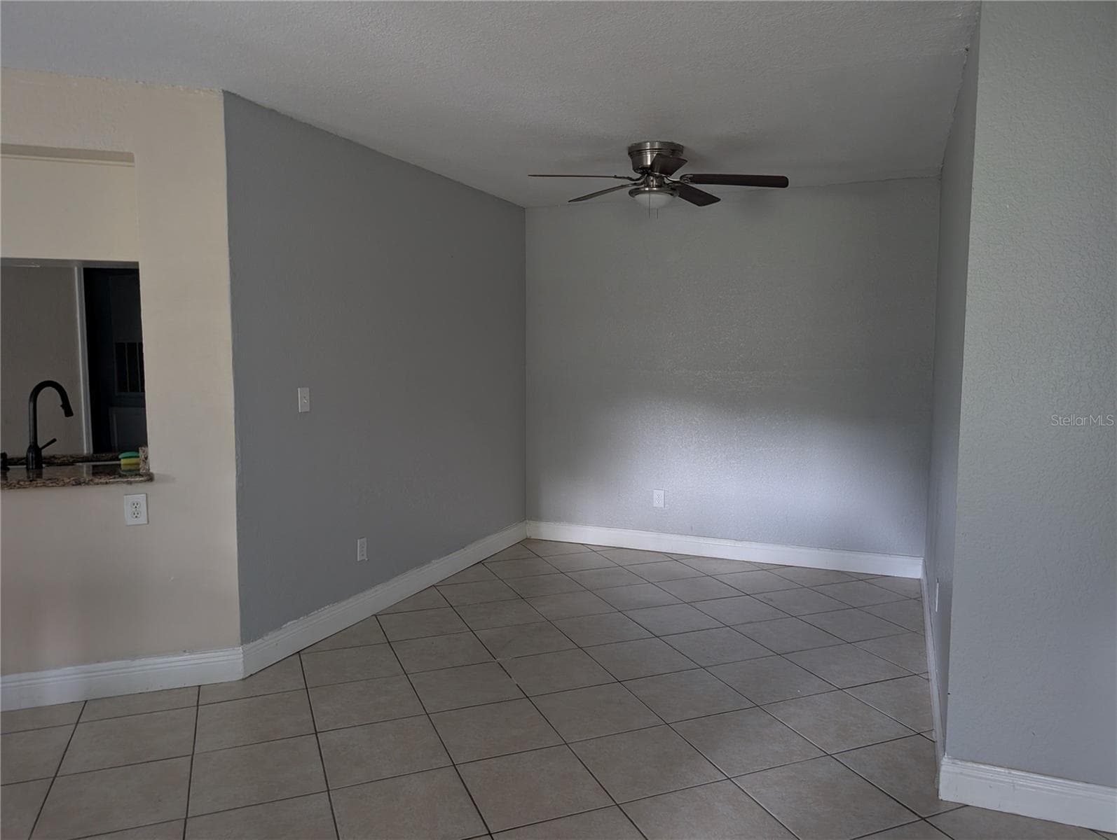 Dinning Room - 2550 N ALAFAYA TRL #12105, ORLANDO