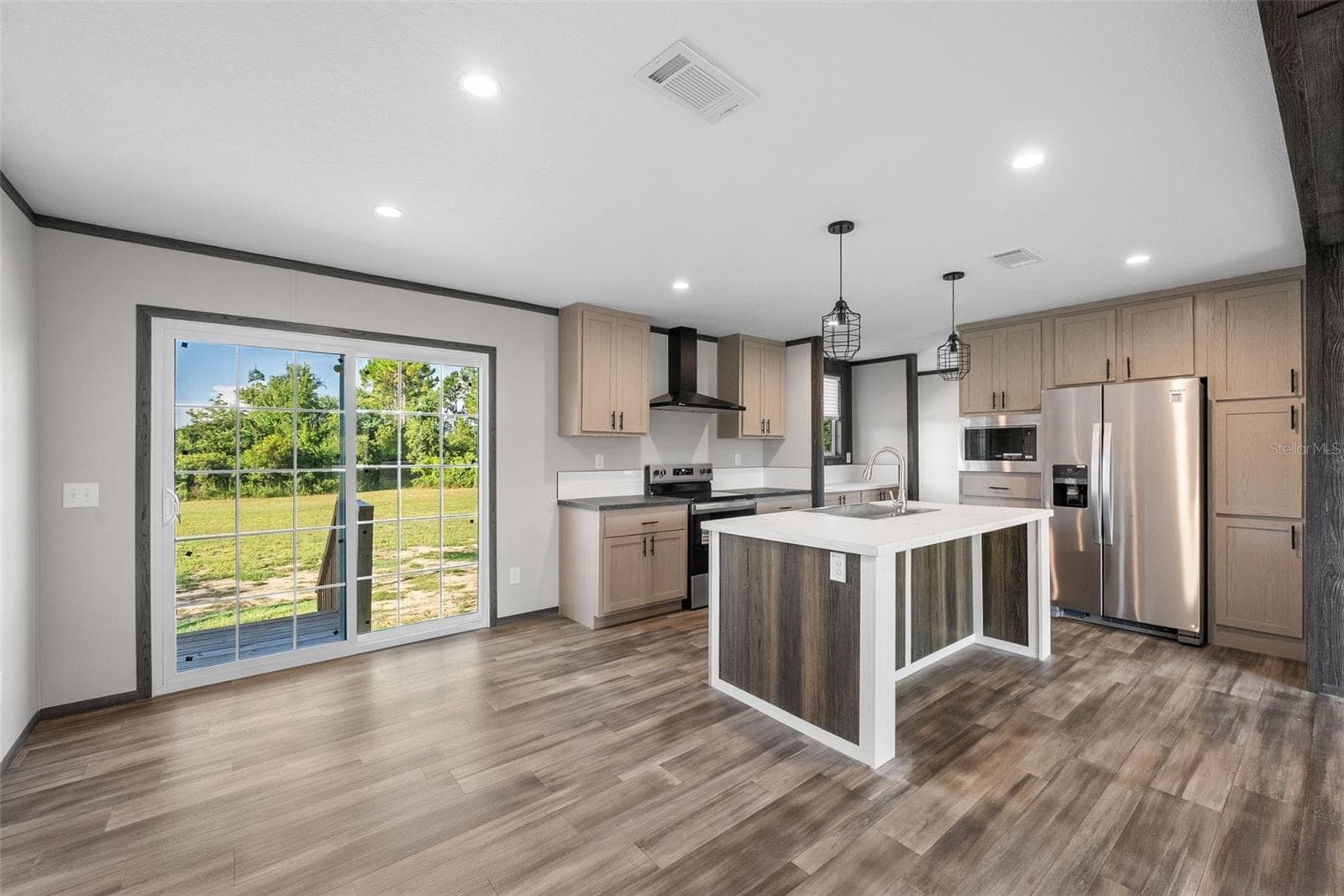 Manufactured Home at 12610 SE 115 ST, OCKLAWAHA, photo 12 of 37