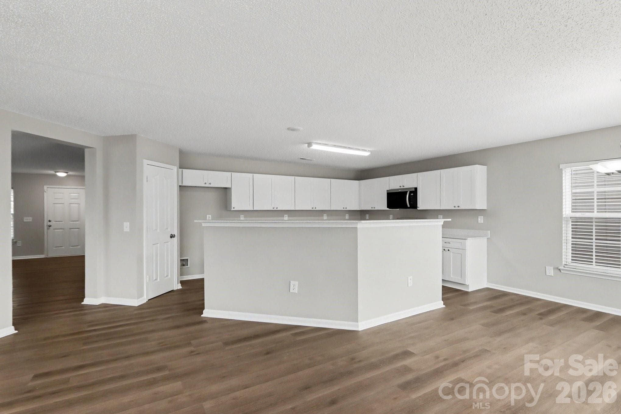 Single Family Residence at 4022 Houldsworth Drive, Charlotte, photo 10 of 30