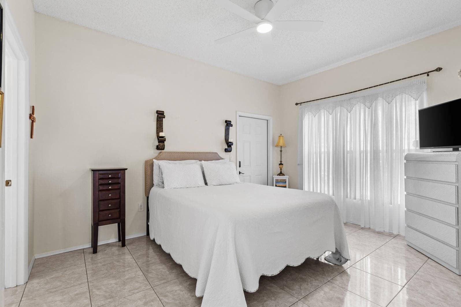 Single Family Residence at 13037 LILY POND CT, ORLANDO, photo 9 of 30