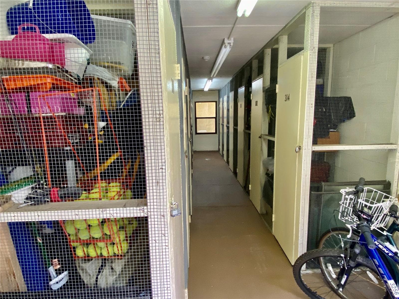 Storage Area - 625 30TH AVE W #G109, BRADENTON