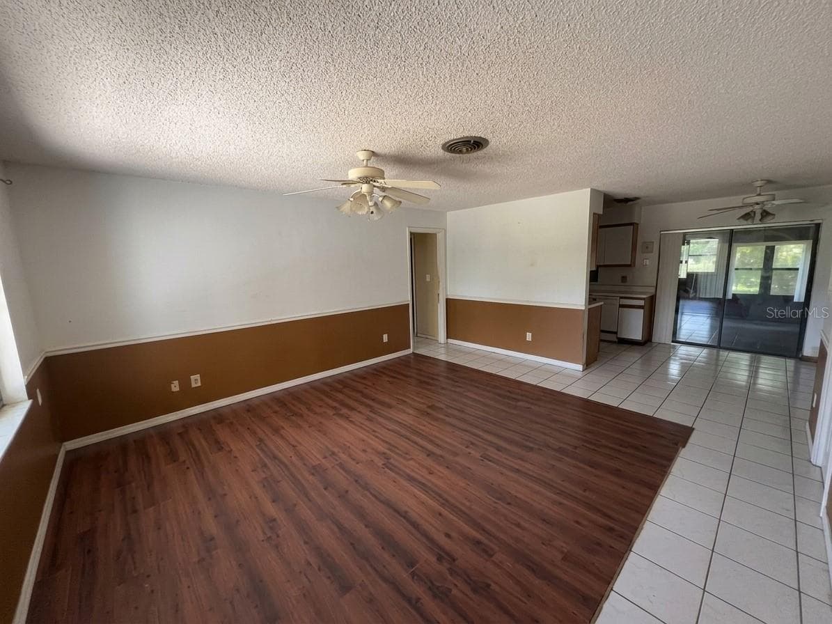 Single Family Residence at 996 GRAYSON DR, ORLANDO, photo 2 of 10