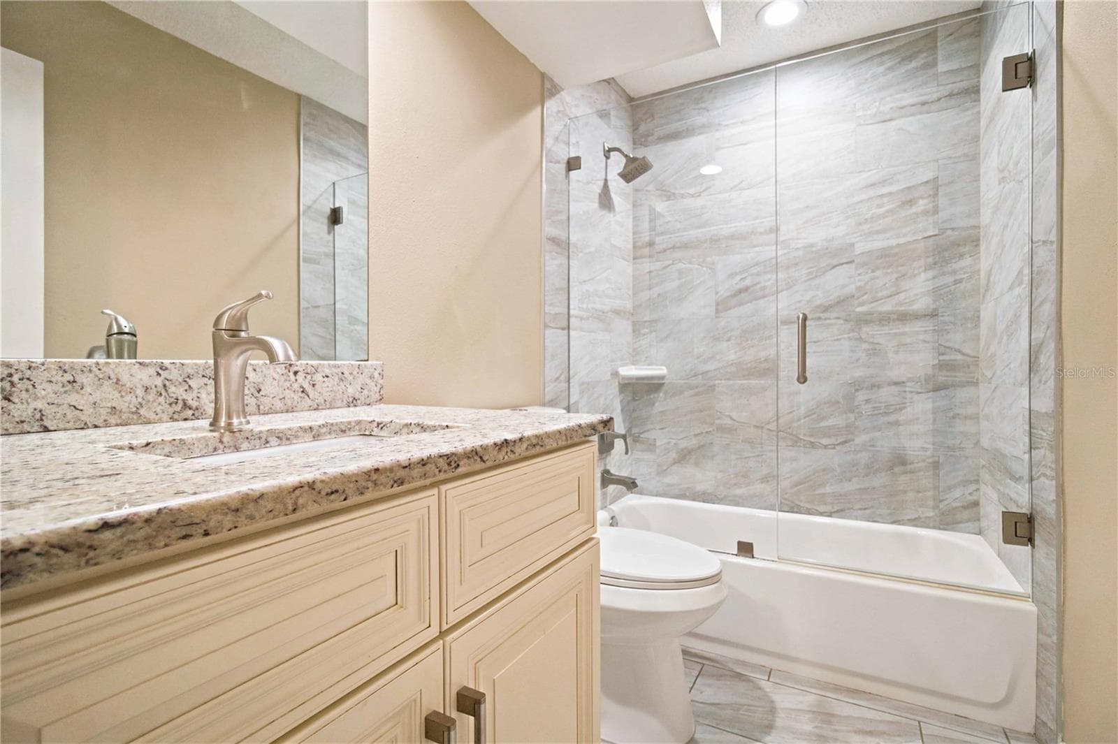 Condominium at 1006 LONGFELLOW CT, SARASOTA, photo 24 of 55